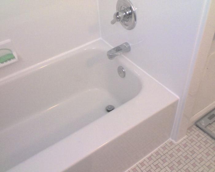 Akrylátová koupel: výhody a nevýhody jeho instalace