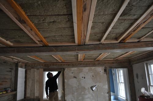 Izolace stropů v soukromém domě: výběr materiálů a pořadí práce